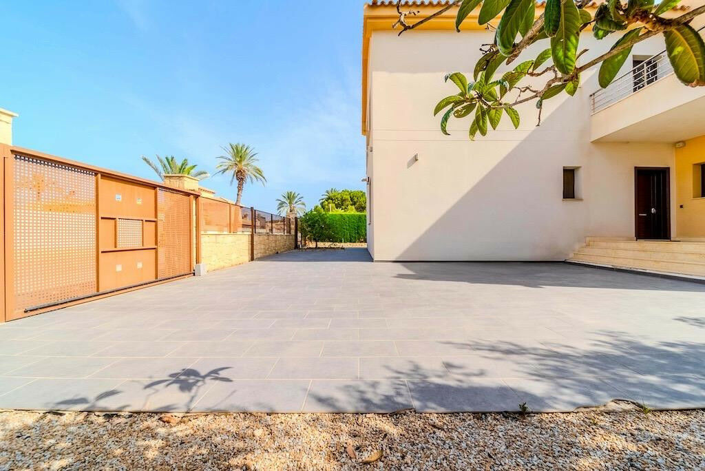 Detached Villa Cabo Roig Alicante - image 24