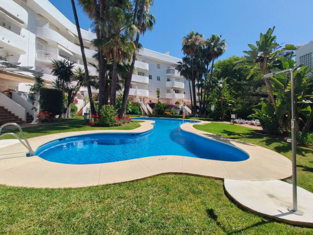 Middle Floor Apartment The Golden Mile Málaga - image 24