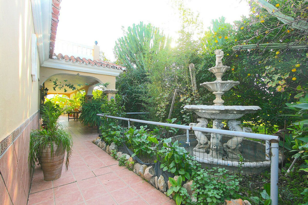 Detached Villa Alhaurín el Grande Málaga - image 22