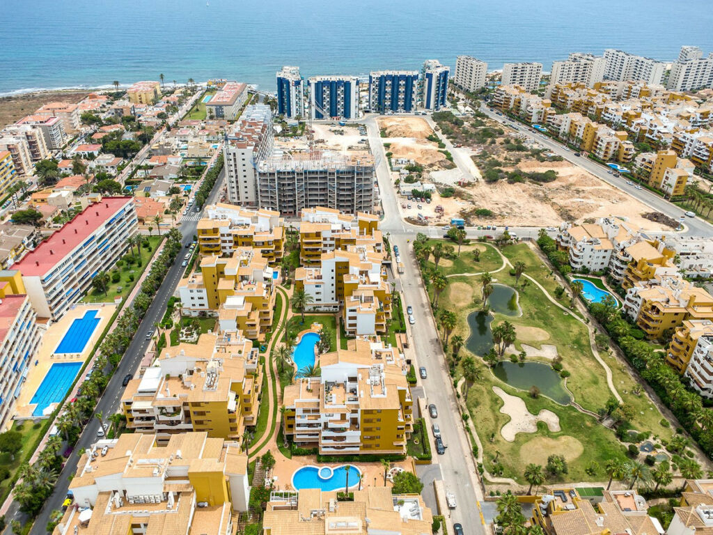 Middle Floor Apartment Punta Prima Alicante - image 24