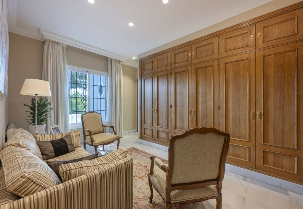 Detached Villa Guadalmina Alta Málaga - image 24