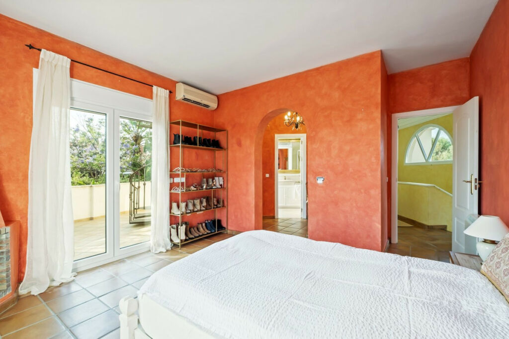 Detached Villa Reserva de Marbella Málaga - image 24