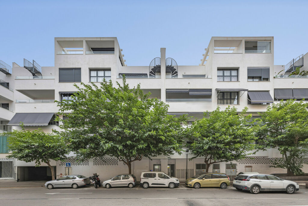 Middle Floor Apartment Estepona Málaga - image 24