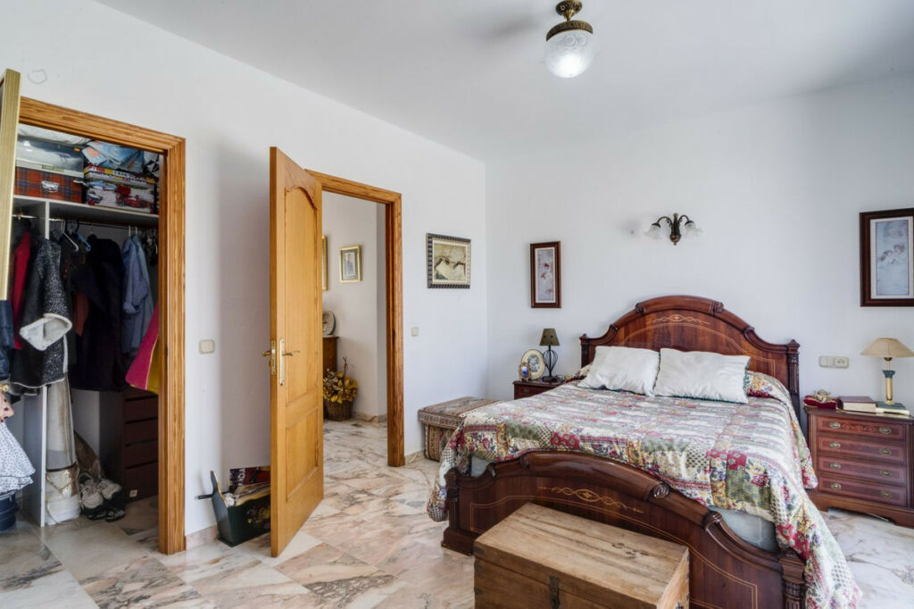 Detached Villa Marbella Málaga - image 25