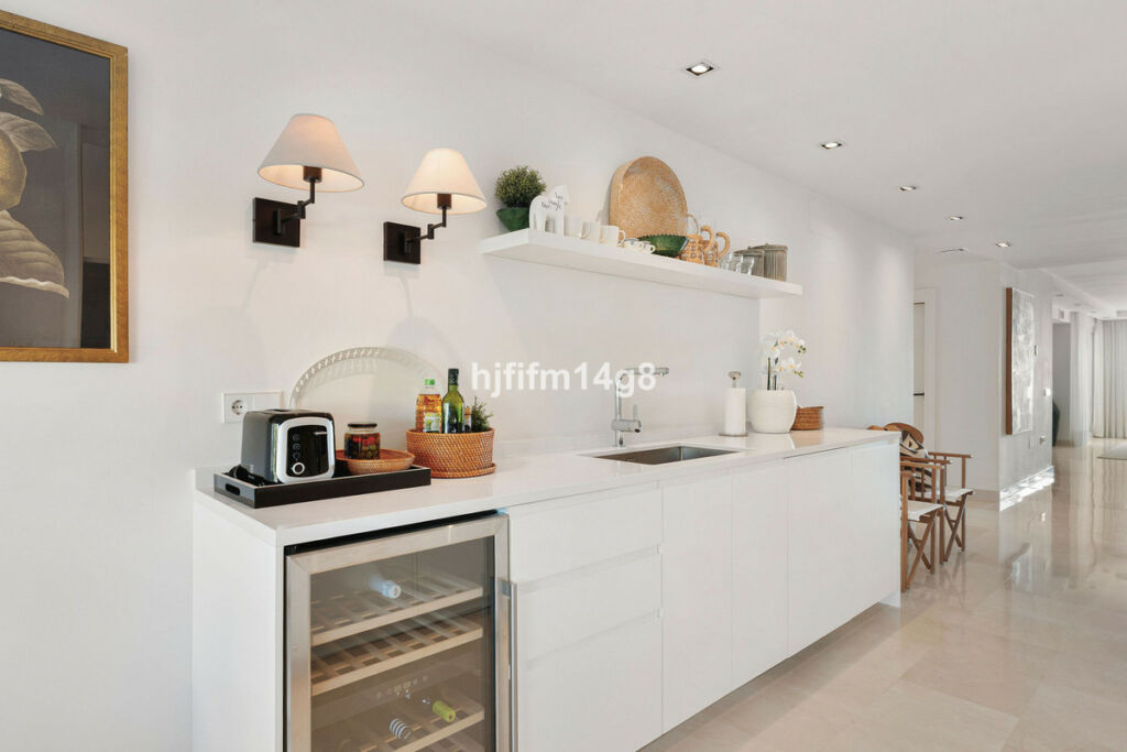 Middle Floor Apartment Nueva Andalucía Málaga - image 25