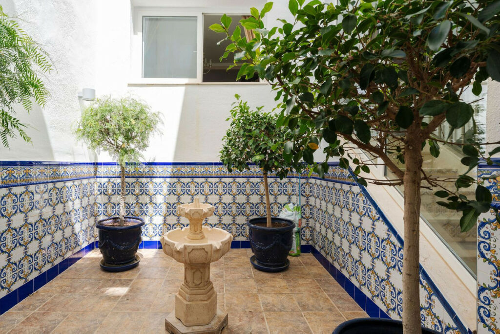 Townhouse Nueva Andalucía Málaga - image 25