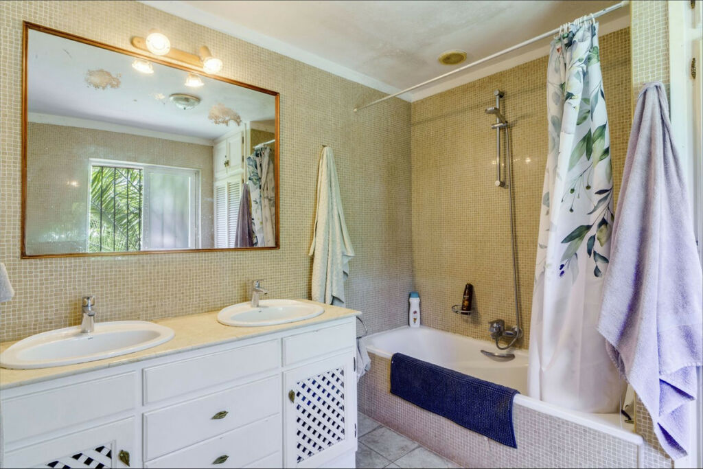 Detached Villa El Rosario Málaga - image 25