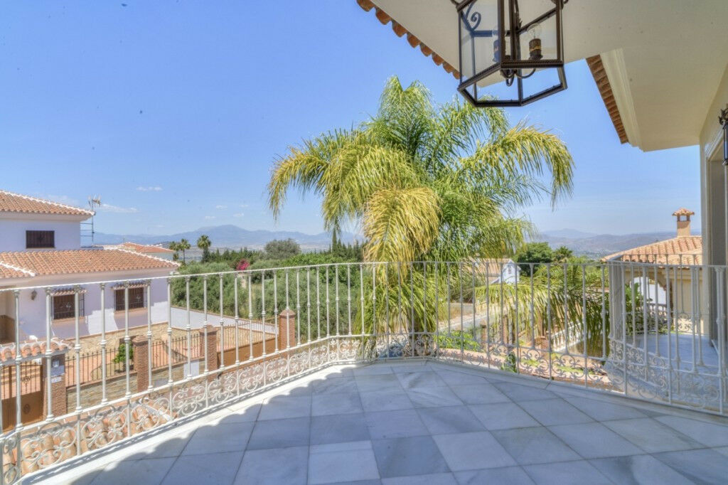 Detached Villa Alhaurín el Grande Málaga - image 25