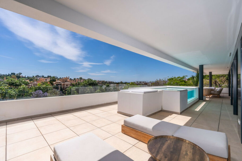 Middle Floor Apartment Estepona Málaga - image 25