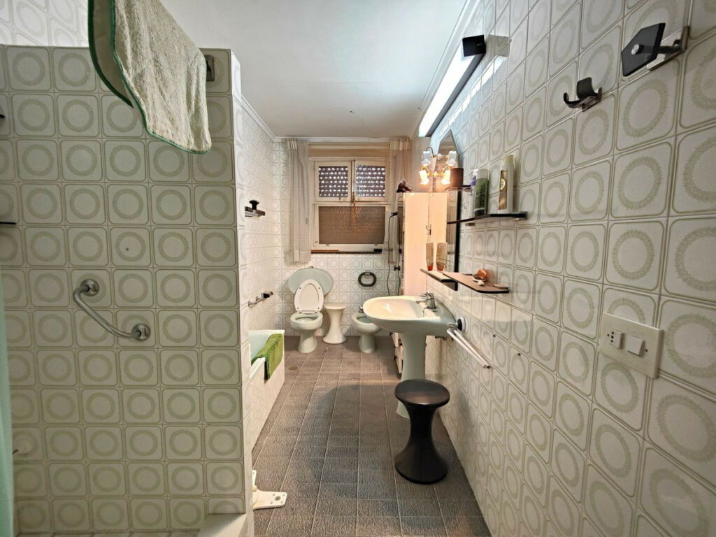Middle Floor Apartment Torrevieja Alicante - image 25