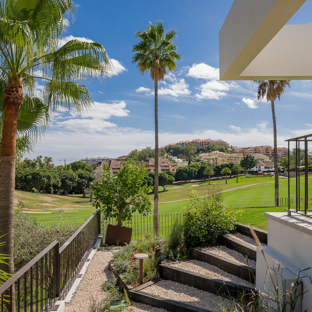 Detached Villa Nueva Andalucía Málaga - image 25