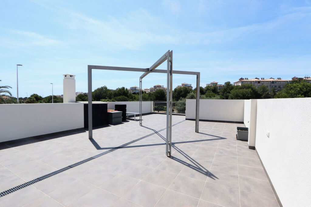 Detached Villa La Zenia Alicante - image 25
