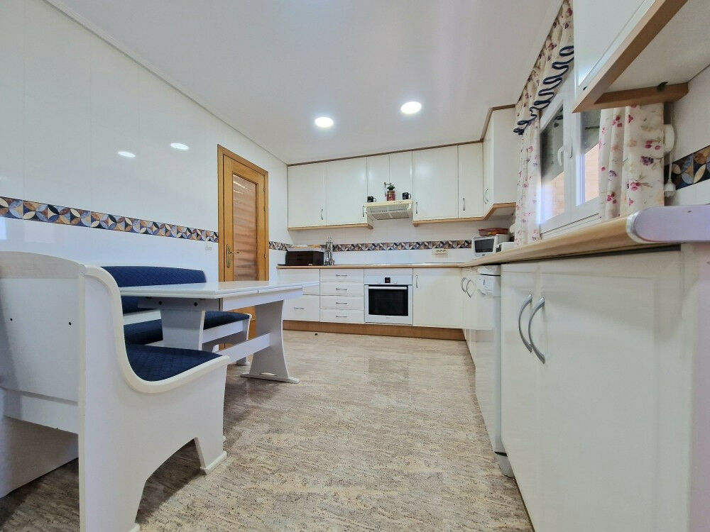 Middle Floor Apartment Benidorm Alicante - image 25