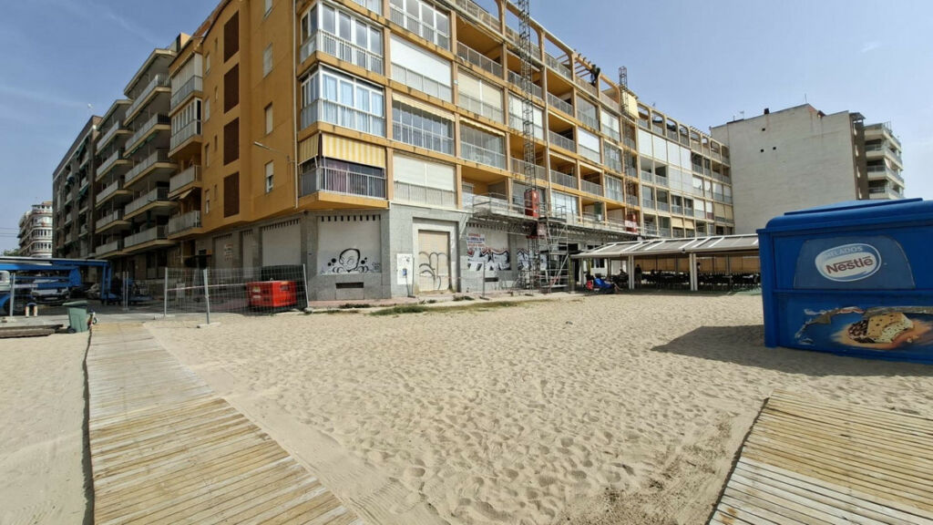 Middle Floor Apartment Torrevieja Alicante - image 25