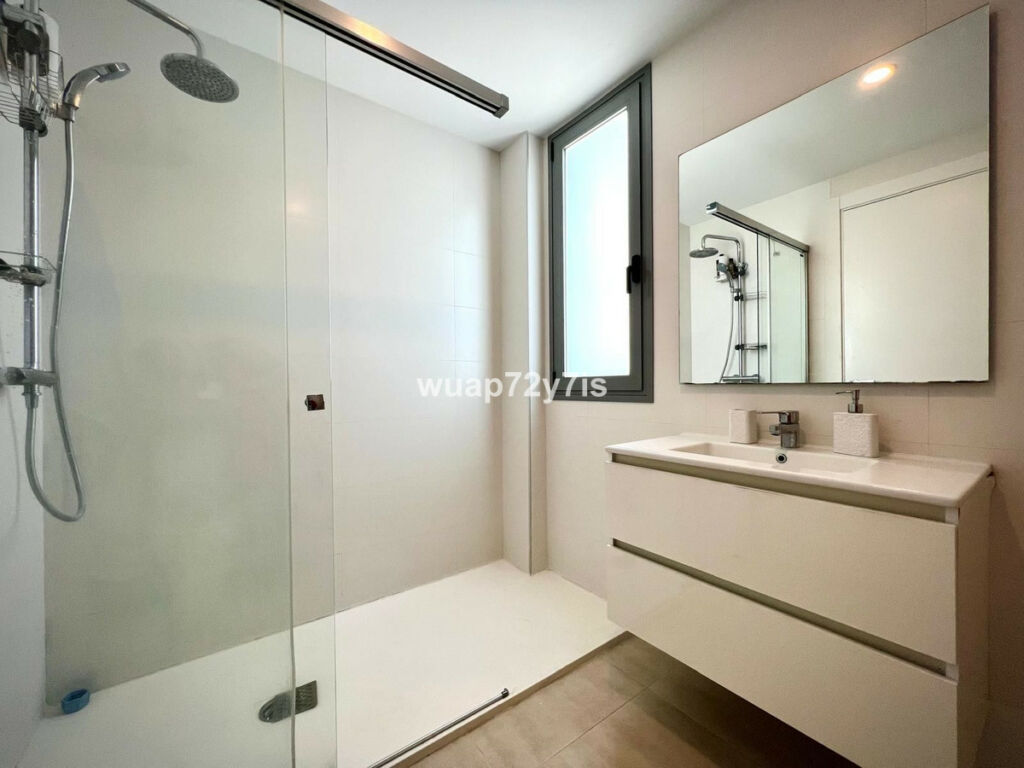 Middle Floor Apartment Estepona Málaga - image 25