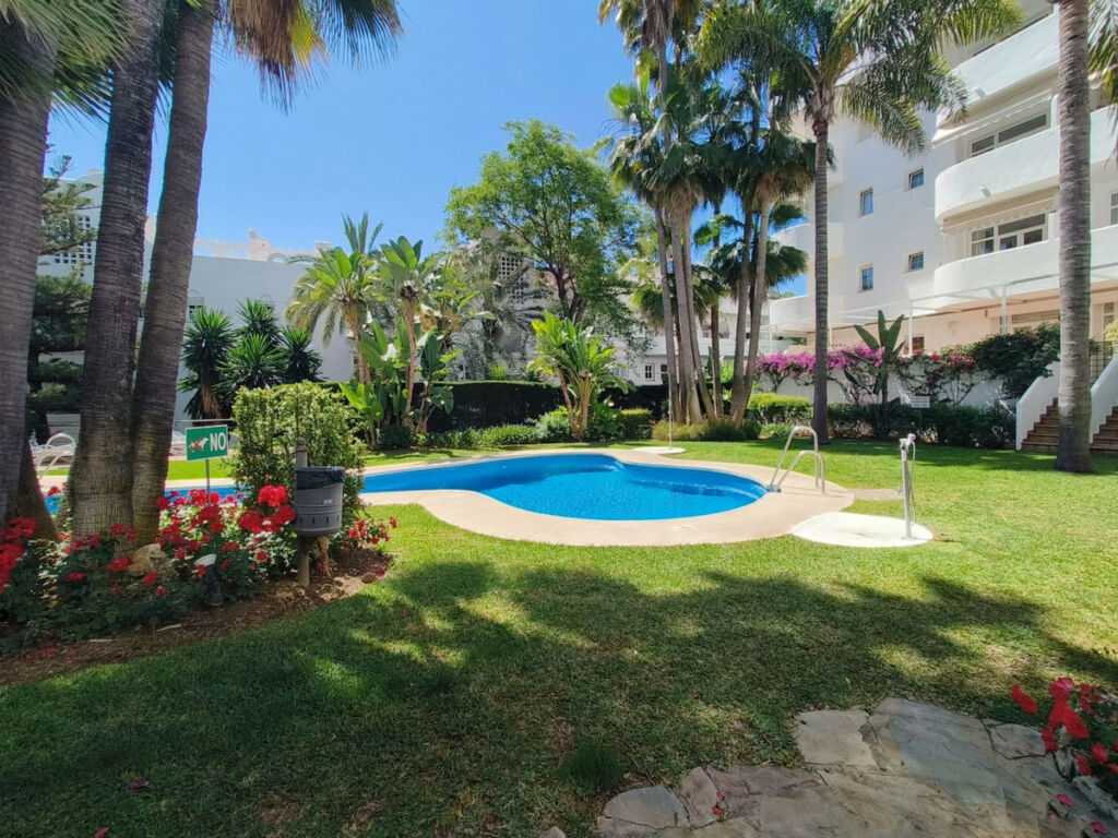 Middle Floor Apartment The Golden Mile Málaga - image 25