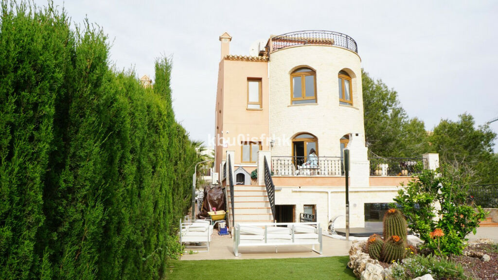 Detached Villa San Miguel de Salinas Alicante - image 25