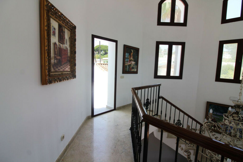 Detached Villa El Paraiso Málaga - image 25