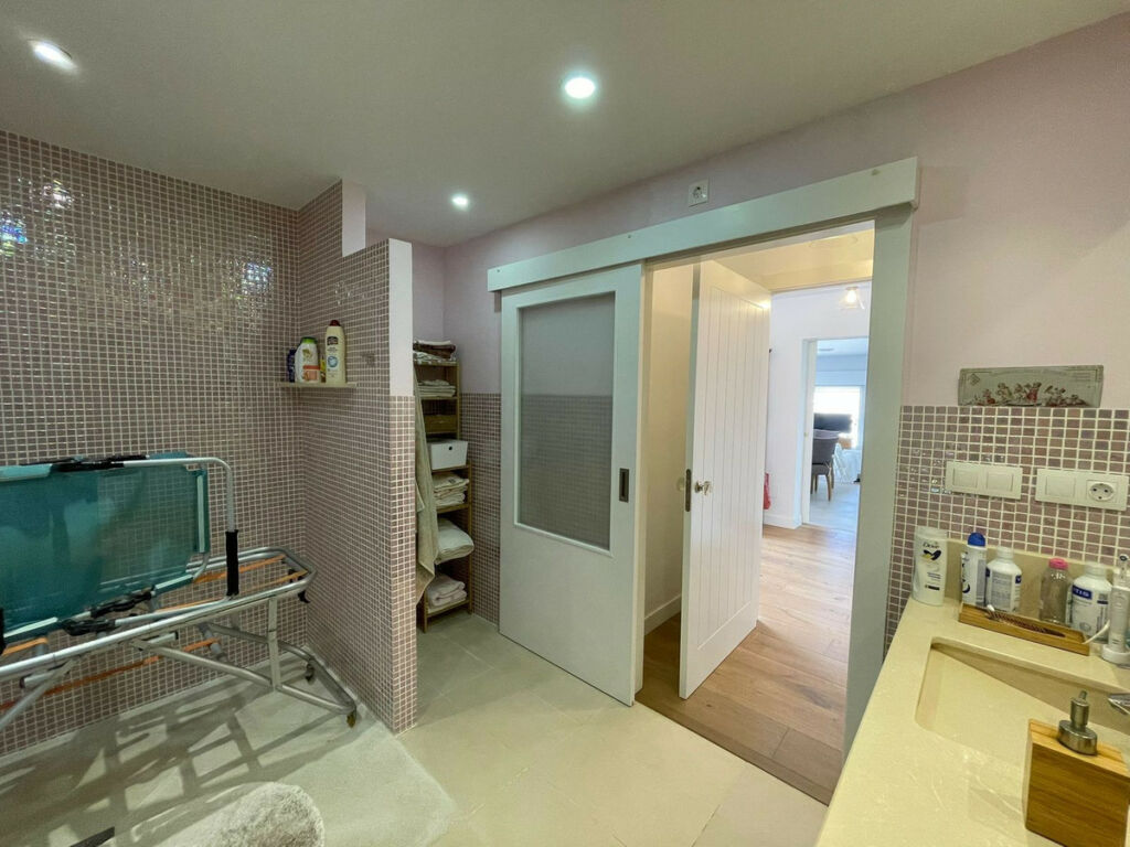 Detached Villa Estepona Málaga - image 25