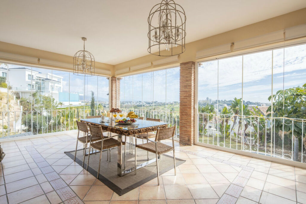 Detached Villa El Paraiso Málaga - image 25