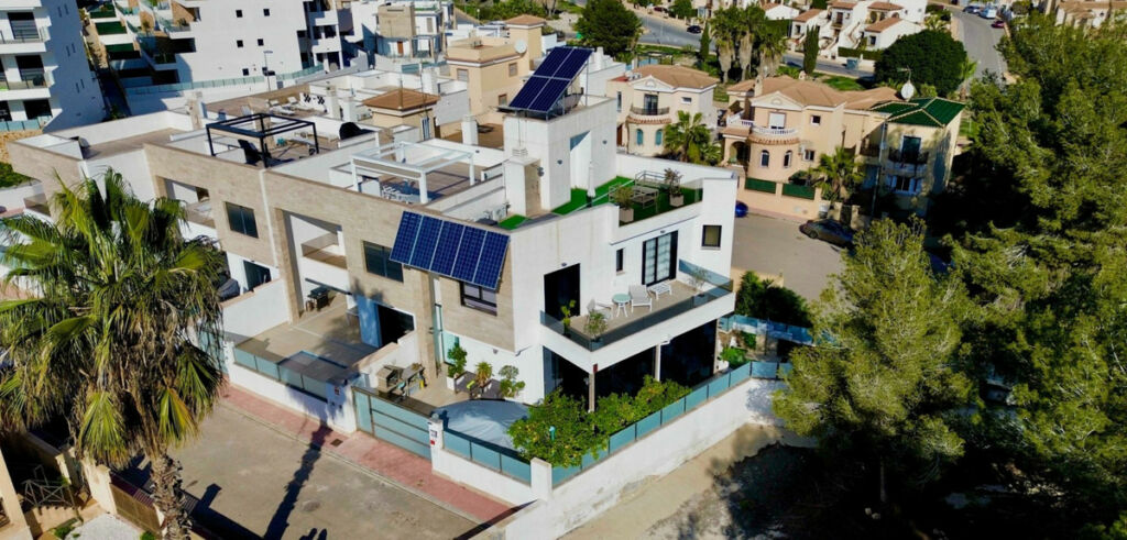Detached Villa Villamartin Alicante - image 25
