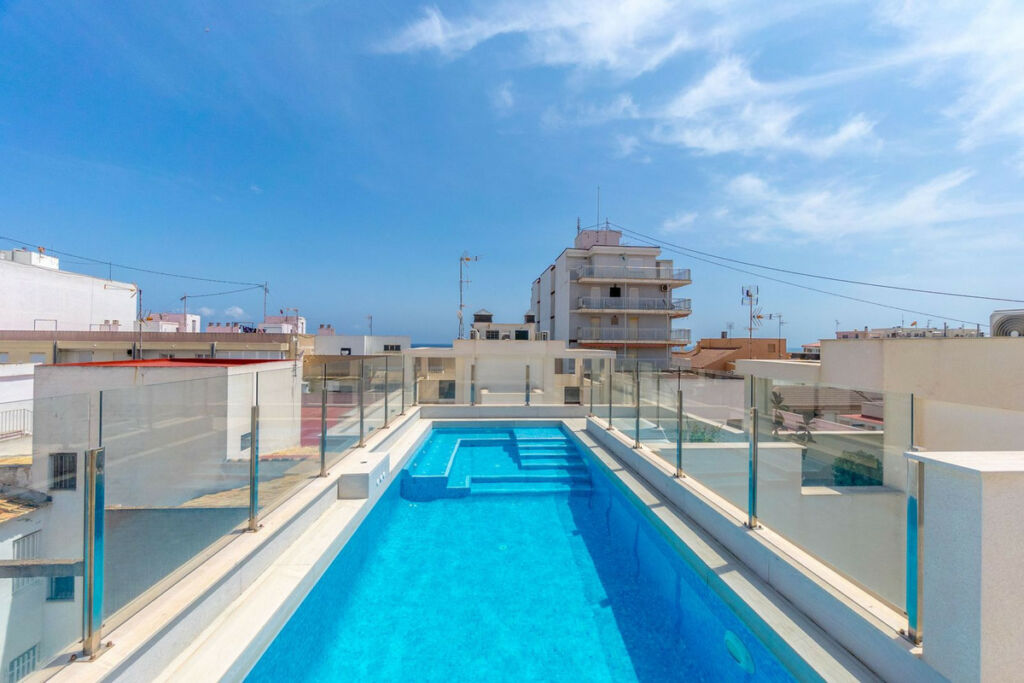 Middle Floor Apartment Torrevieja Alicante - image 25