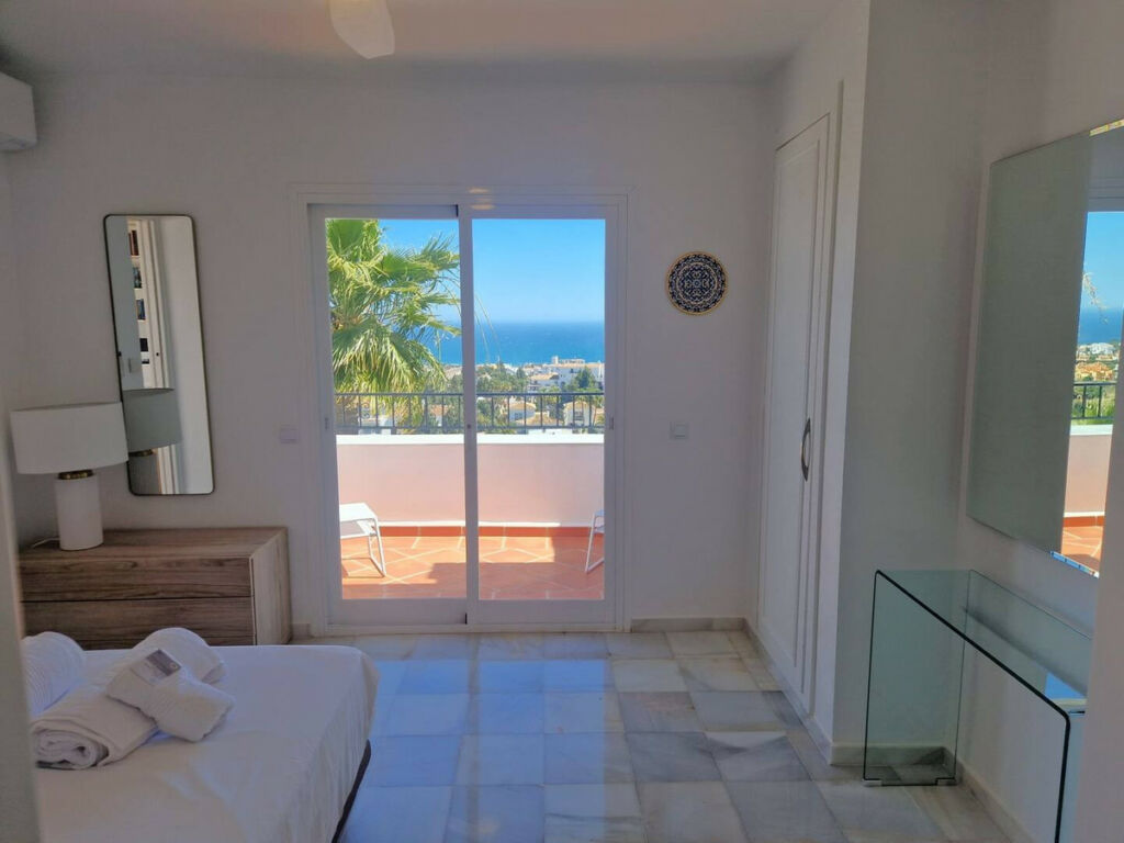 Penthouse Duplex Calahonda Málaga - image 17