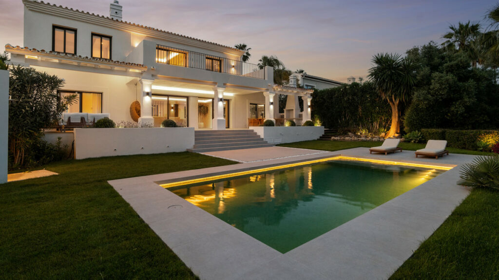 Detached Villa Nueva Andalucía Málaga - image 25