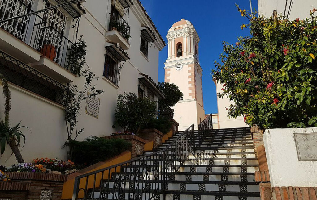 Detached Villa Estepona Málaga - image 25