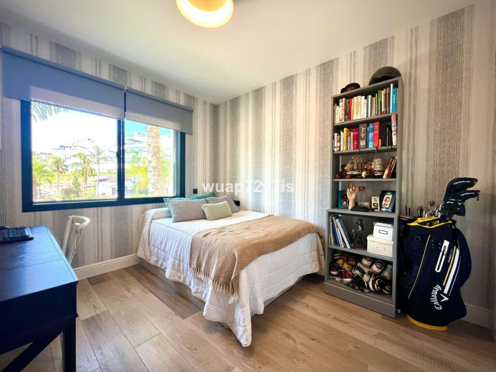 Middle Floor Apartment Estepona Málaga - image 25