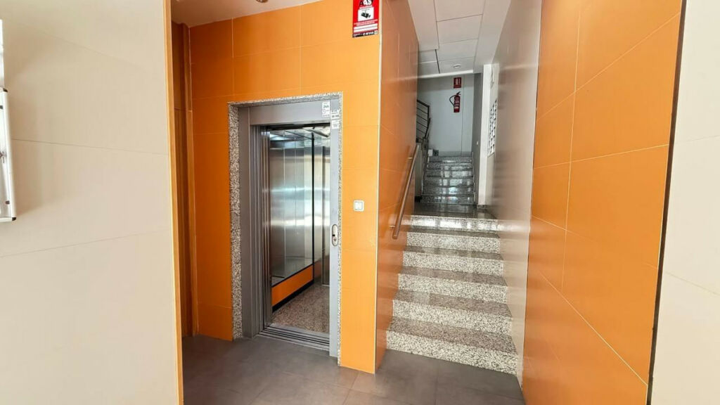 Middle Floor Apartment Torrevieja Alicante - image 25