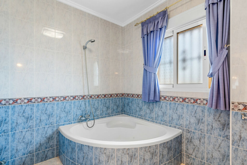 Detached Villa Ciudad Quesada Alicante - image 25