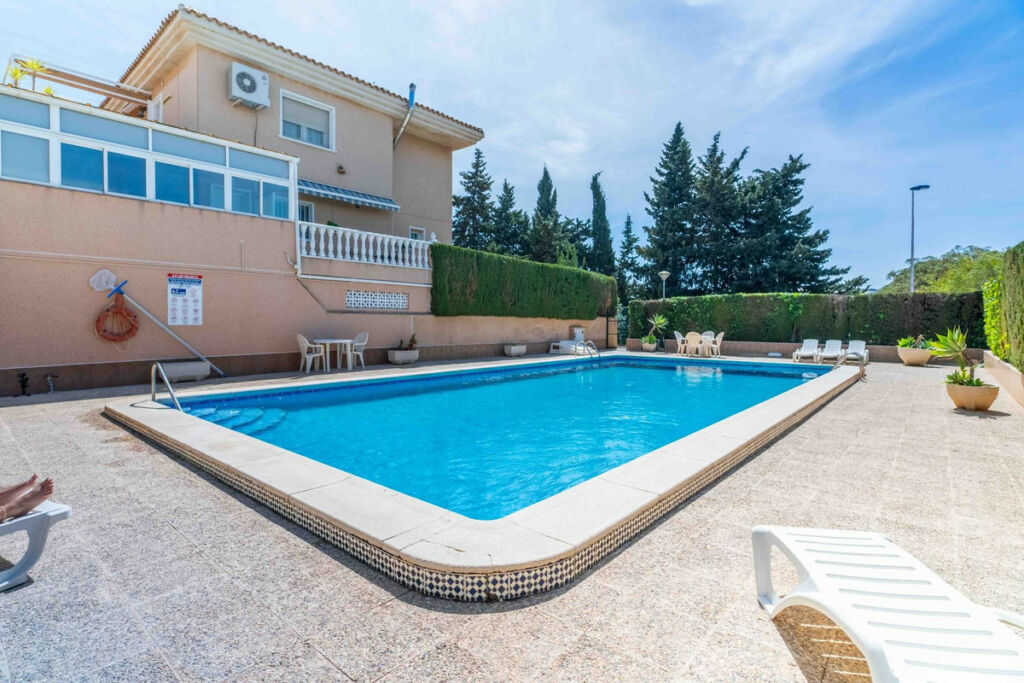 Detached Villa Punta Prima Alicante - image 35