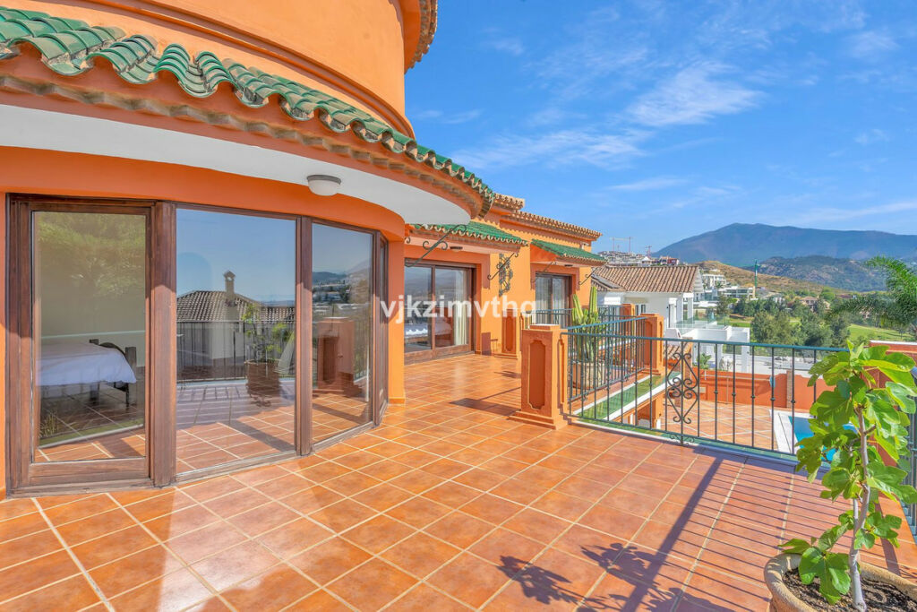 Detached Villa Benahavís Málaga - image 28