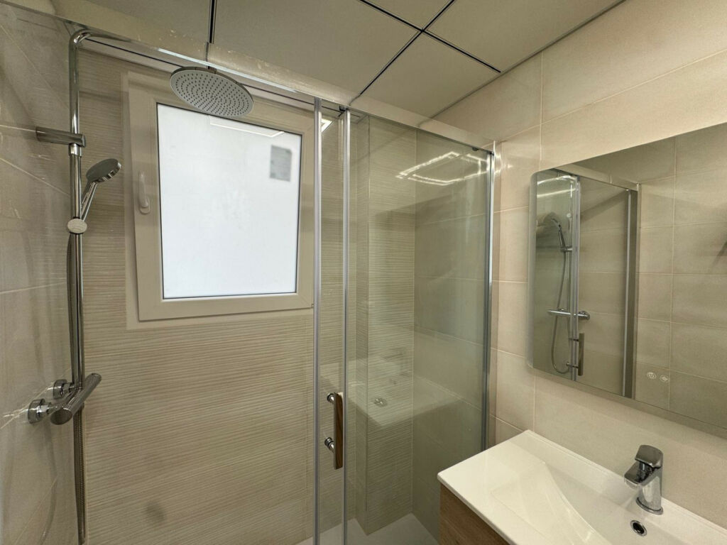 Middle Floor Apartment Torrevieja Alicante - image 26