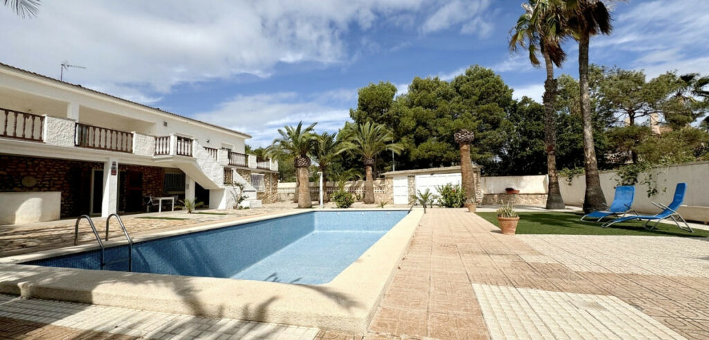 Detached Villa La Zenia Alicante - image 26