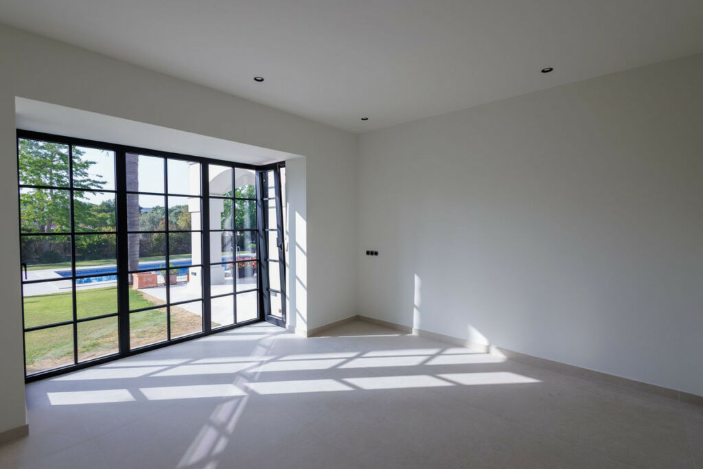 Detached Villa Sotogrande Cádiz - image 13