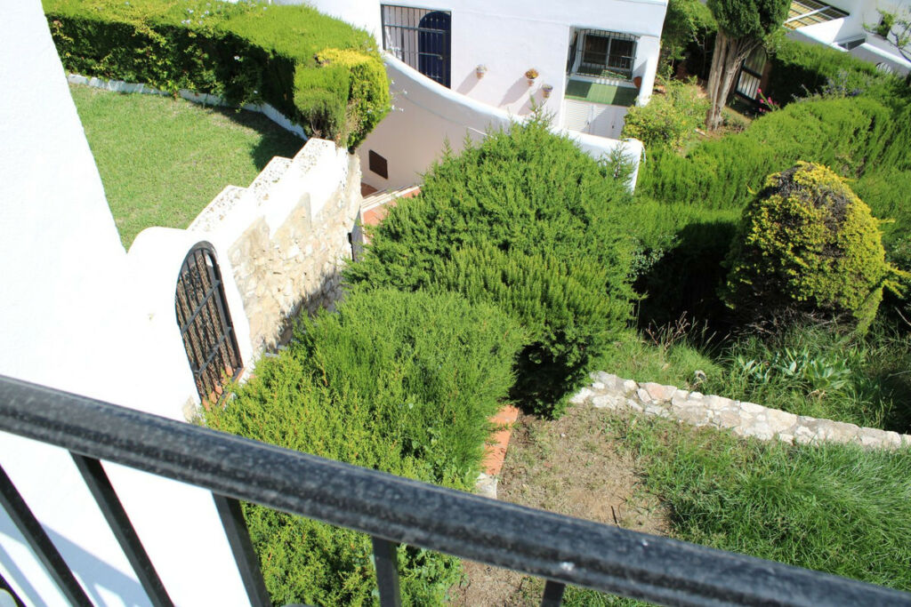 Semi-Detached House Cabopino Málaga - image 26