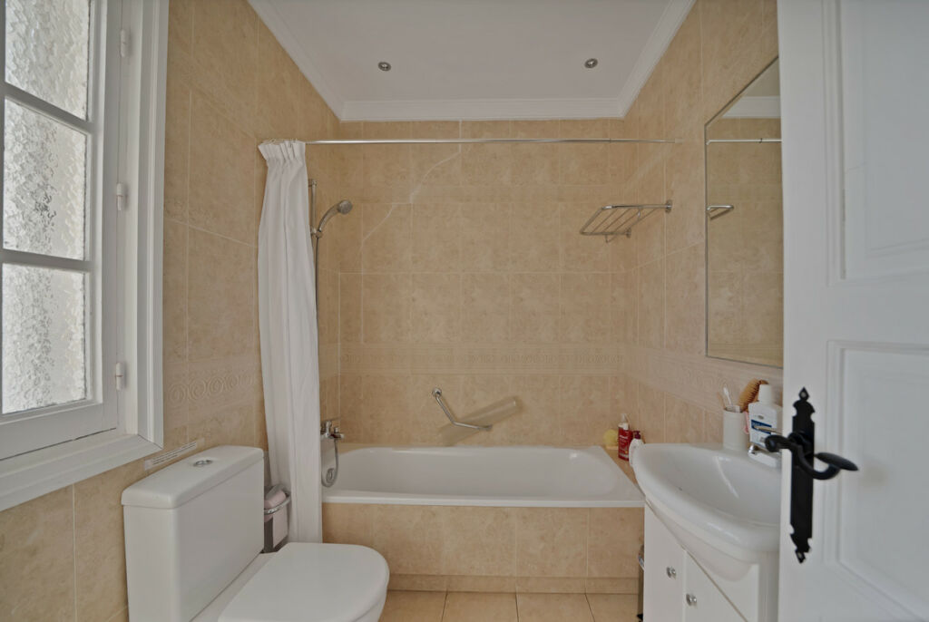 Detached Villa Las Brisas Málaga - image 26