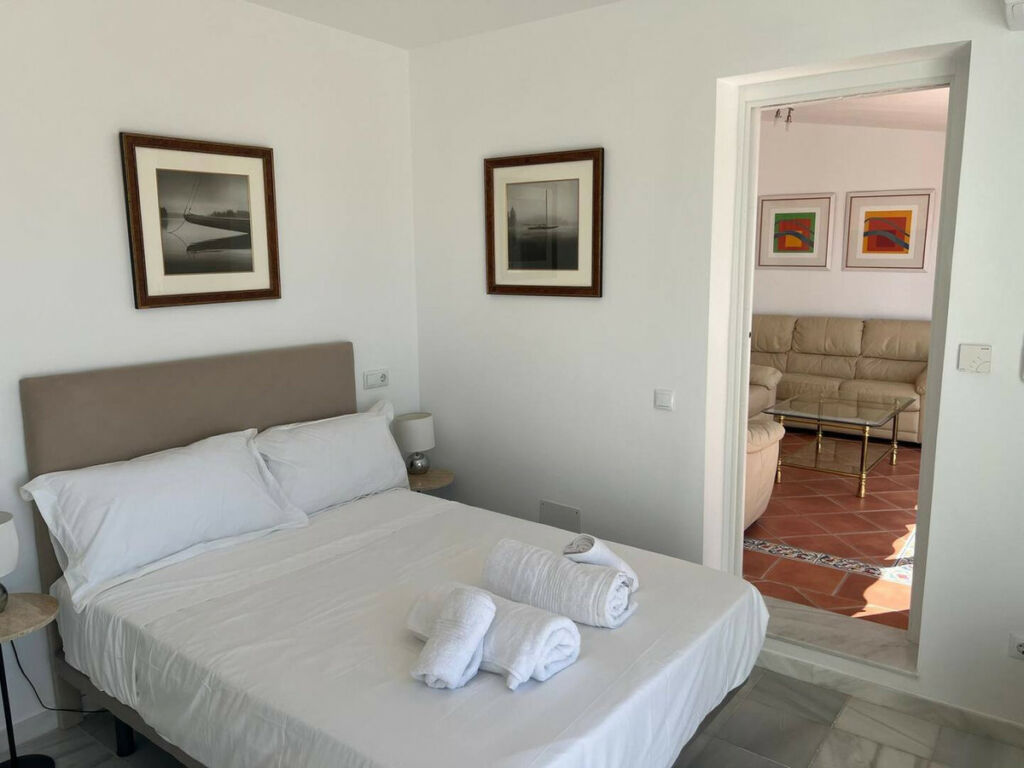 Penthouse Duplex Calahonda Málaga - image 18
