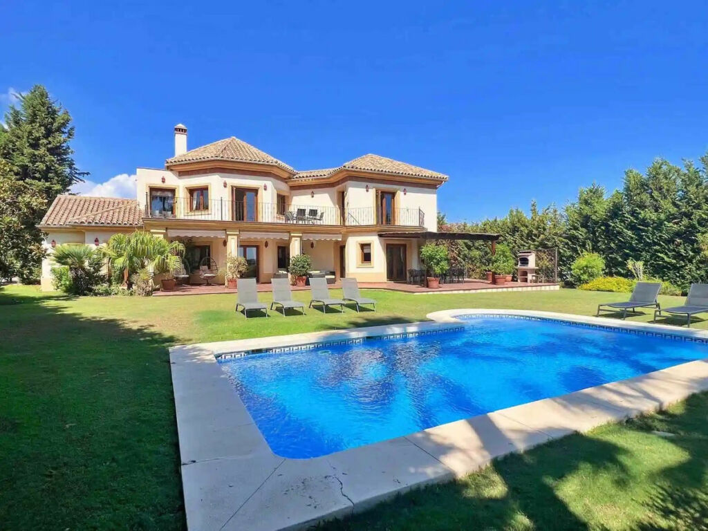Detached Villa Los Flamingos Málaga - image 26