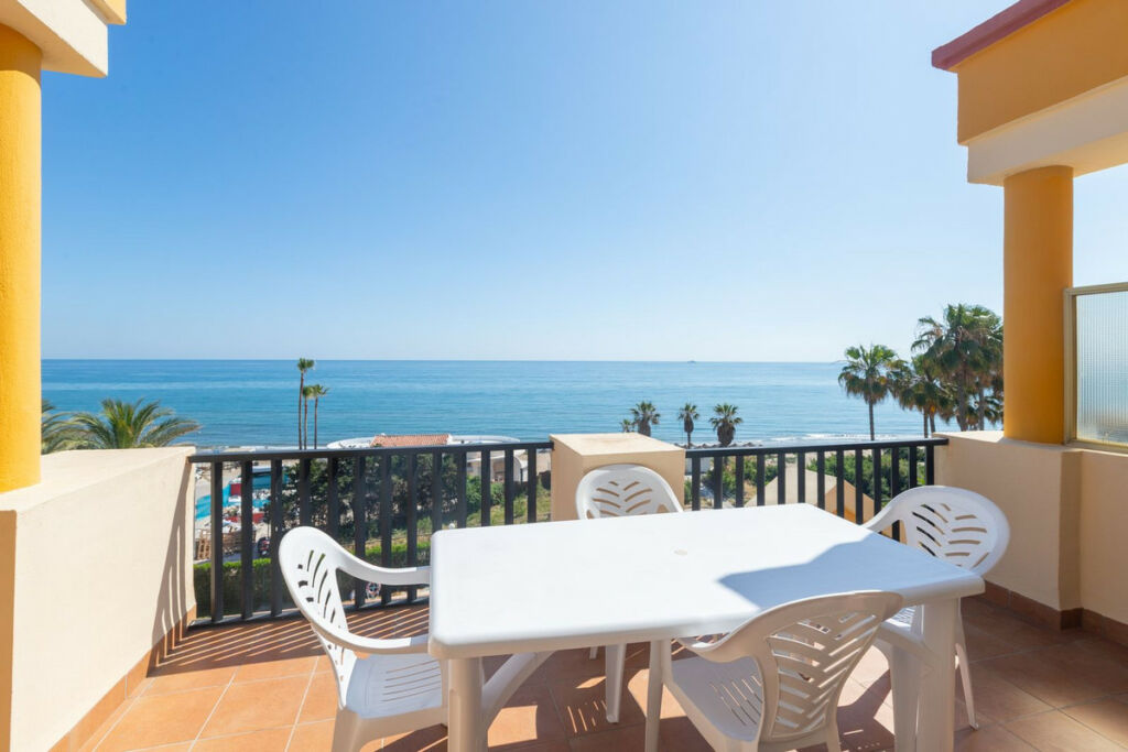 Penthouse Elviria Málaga - image 26