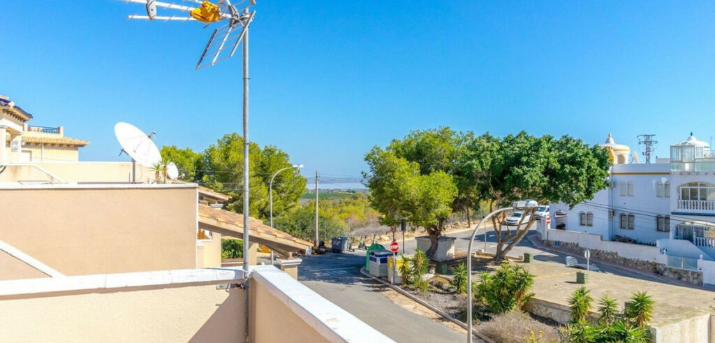Detached Villa Villamartin Alicante - image 27