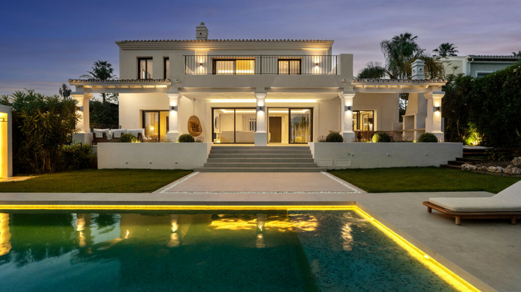 Detached Villa Nueva Andalucía Málaga - image 27