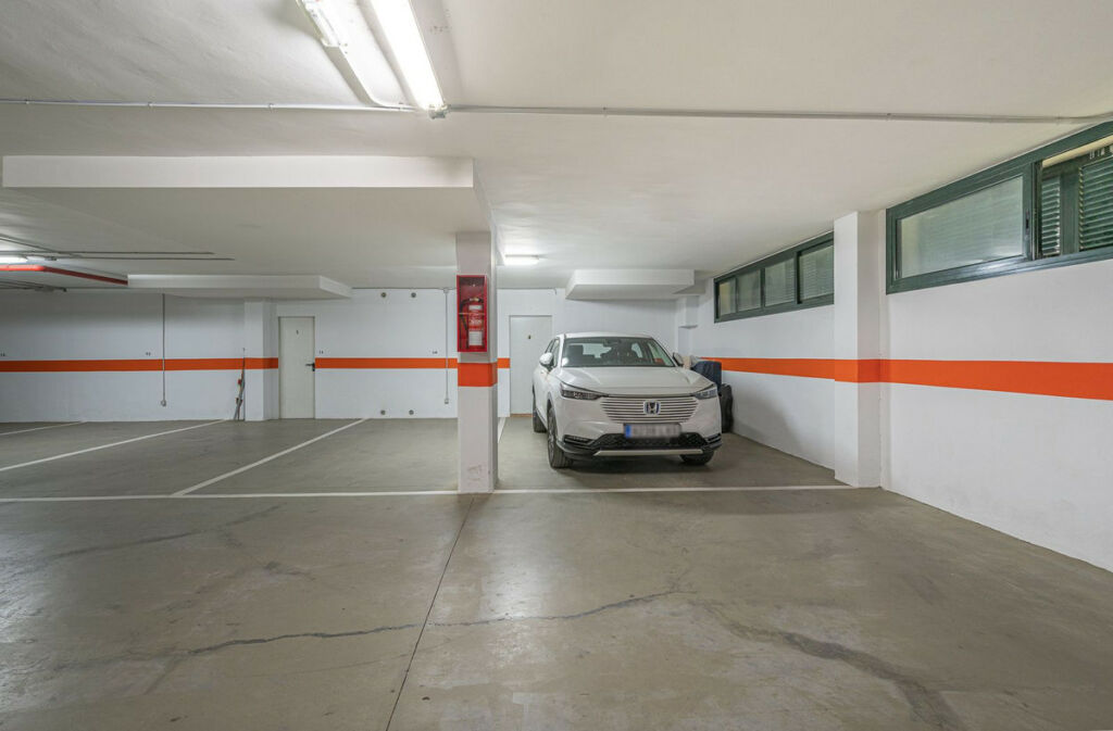 Middle Floor Apartment The Golden Mile Málaga - image 27