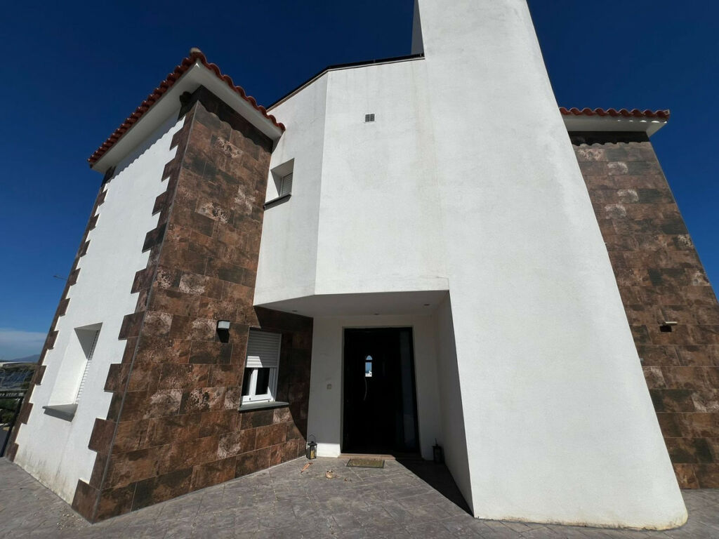 Detached Villa Estepona Málaga - image 27