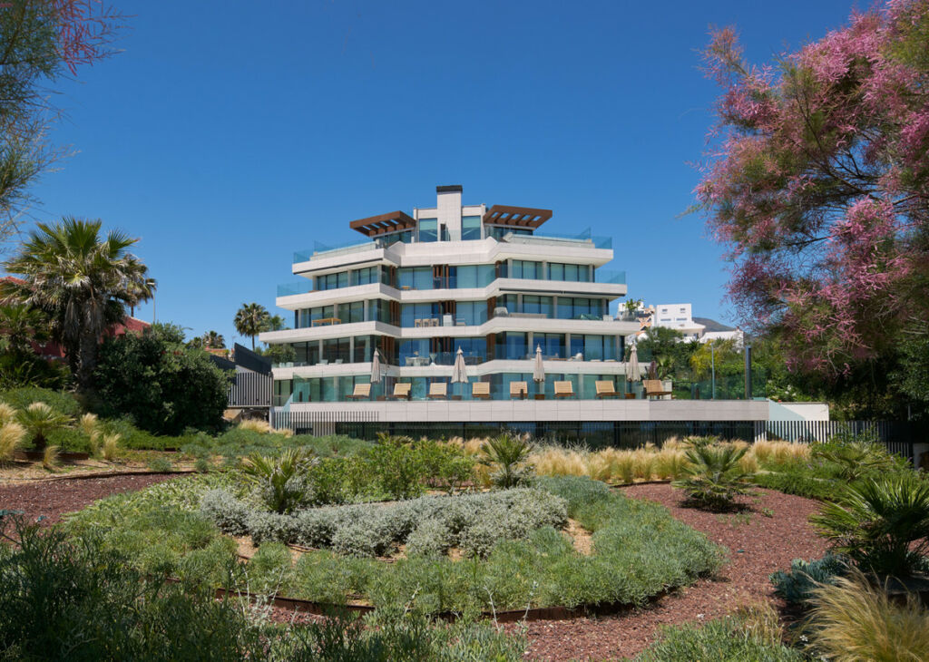 Middle Floor Apartment Estepona Málaga - image 27