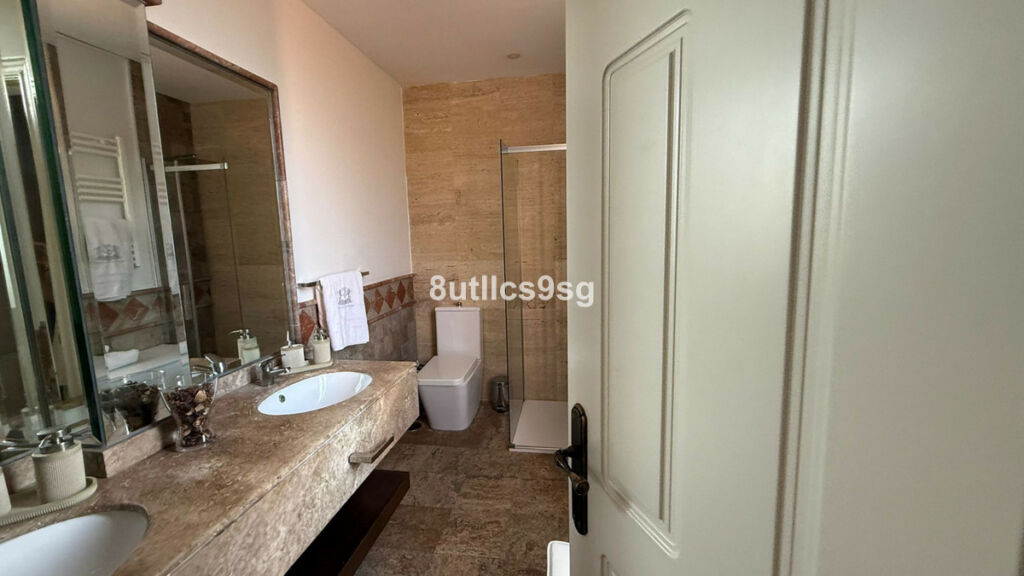 Middle Floor Apartment Estepona Málaga - image 27