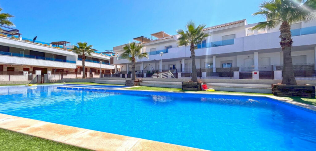 Townhouse Torrevieja Alicante - image 27
