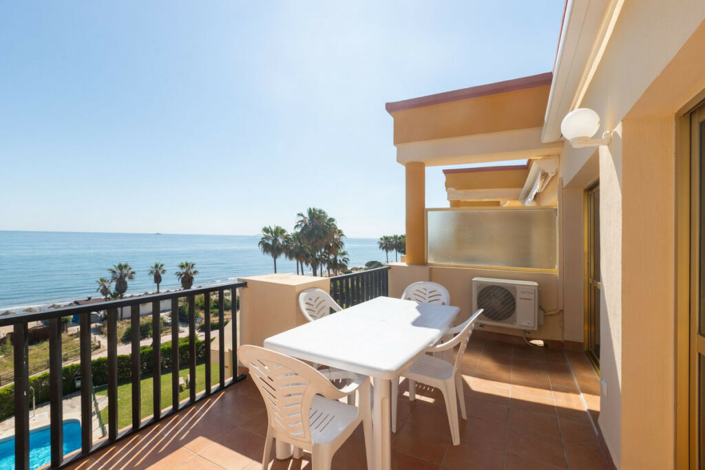 Penthouse Elviria Málaga - image 27